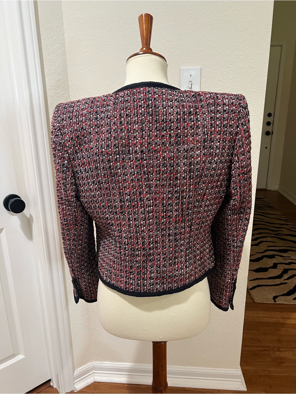 Veronica Beard Red, Navy & White Tweed Cropped Blazer - Picture 7 of 10